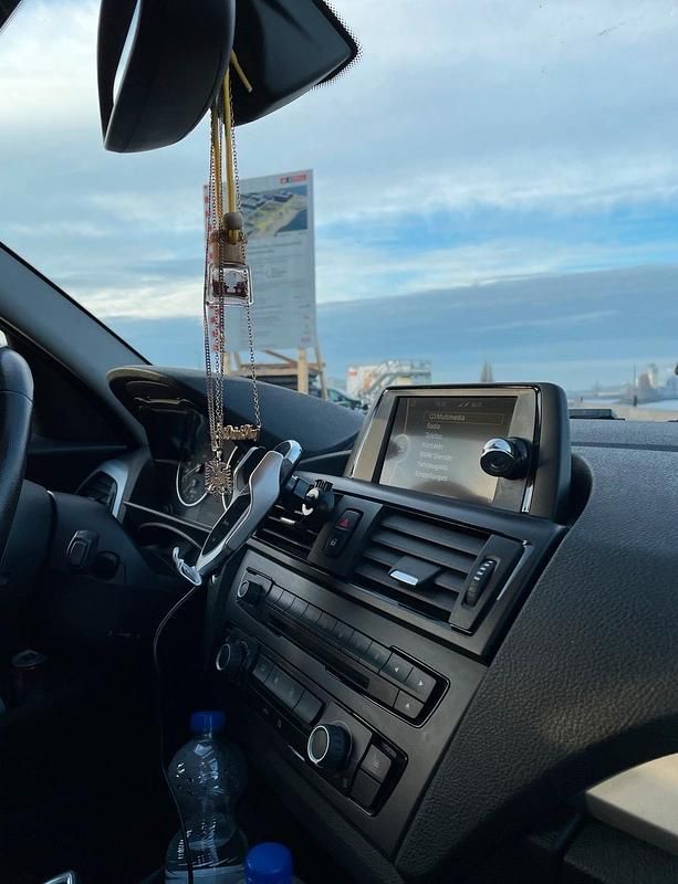 Gebraucht BMW 116 120 PS (88 kW) 2012 Weiß Kleinwagen