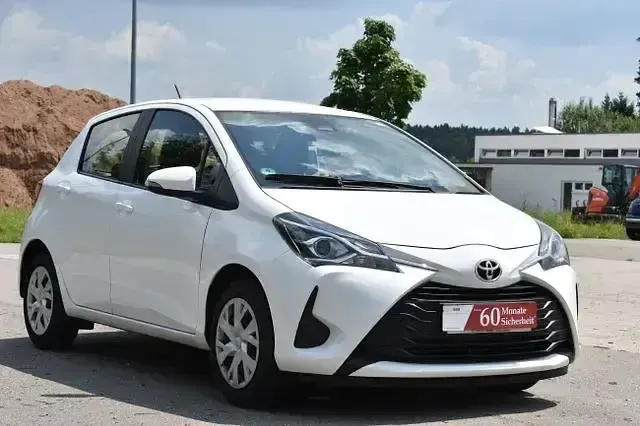 Gebraucht Toyota Yaris Comfort 72 PS (52 kW) 2020 Weiß Limousine