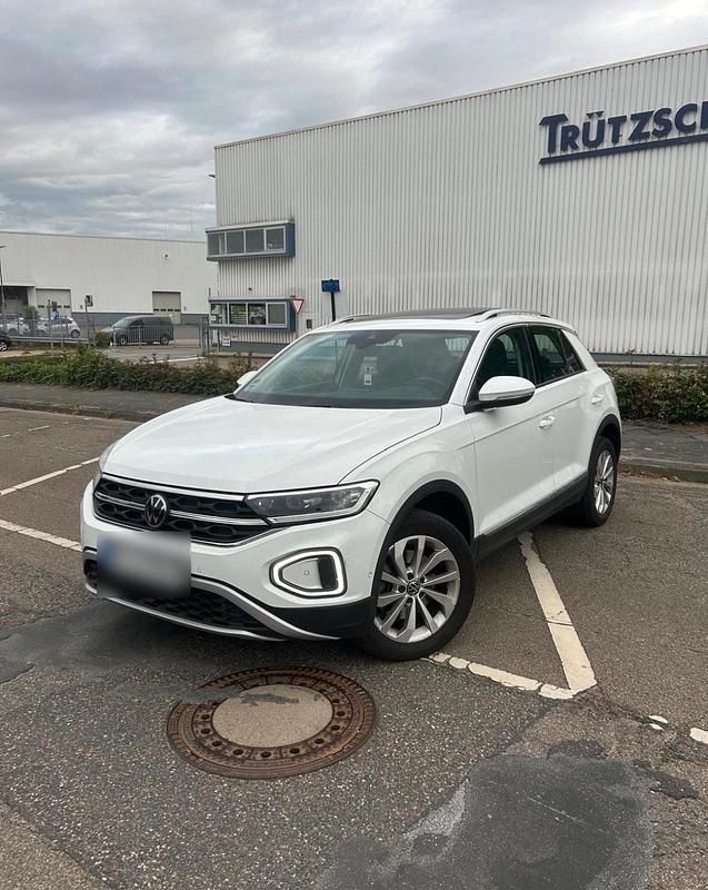 Gebraucht VW T-Roc 150 PS (110 kW) 2023 Weiß SUV