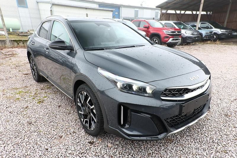 Neu Kia XCeed 150 PS (110 kW) 2025 Zilinaschwarz metallic SUV