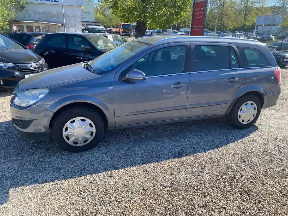Gebraucht Opel Astra 140 PS (102 kW) 2007 Grau Kombi