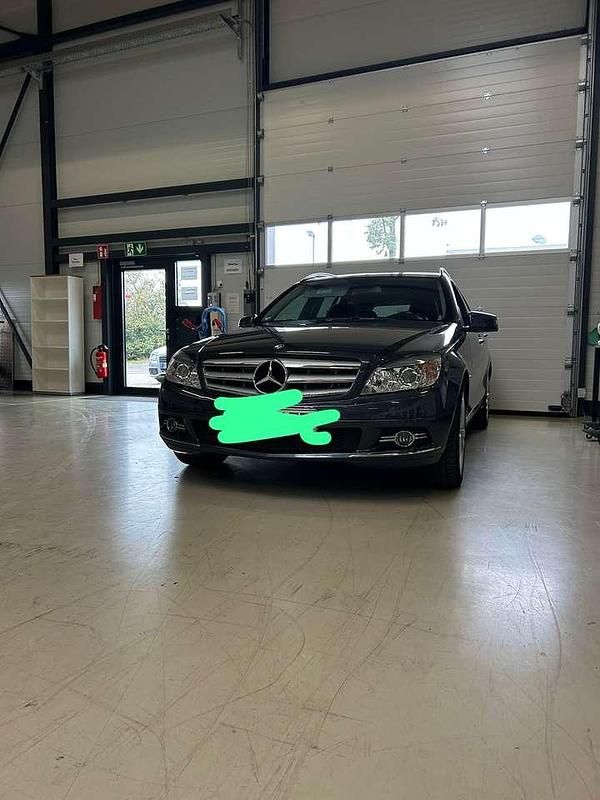 Gebraucht Mercedes C180 156 PS (114 kW) 2010 Grau Kombi