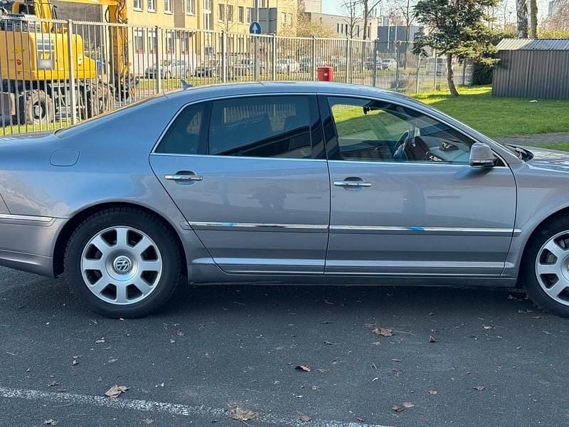 Usado VW Phaeton 239 HP (175 kW) 2011 Cinzento Sedan