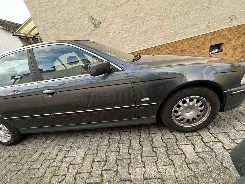 Gebraucht BMW 523 170 PS (125 kW) 1999 Grau Limousine