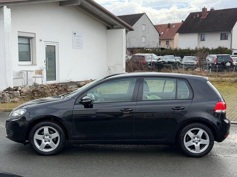 Gebraucht VW Golf VI Comfortline 105 PS (77 kW) 2011 Schwarz Kleinwagen