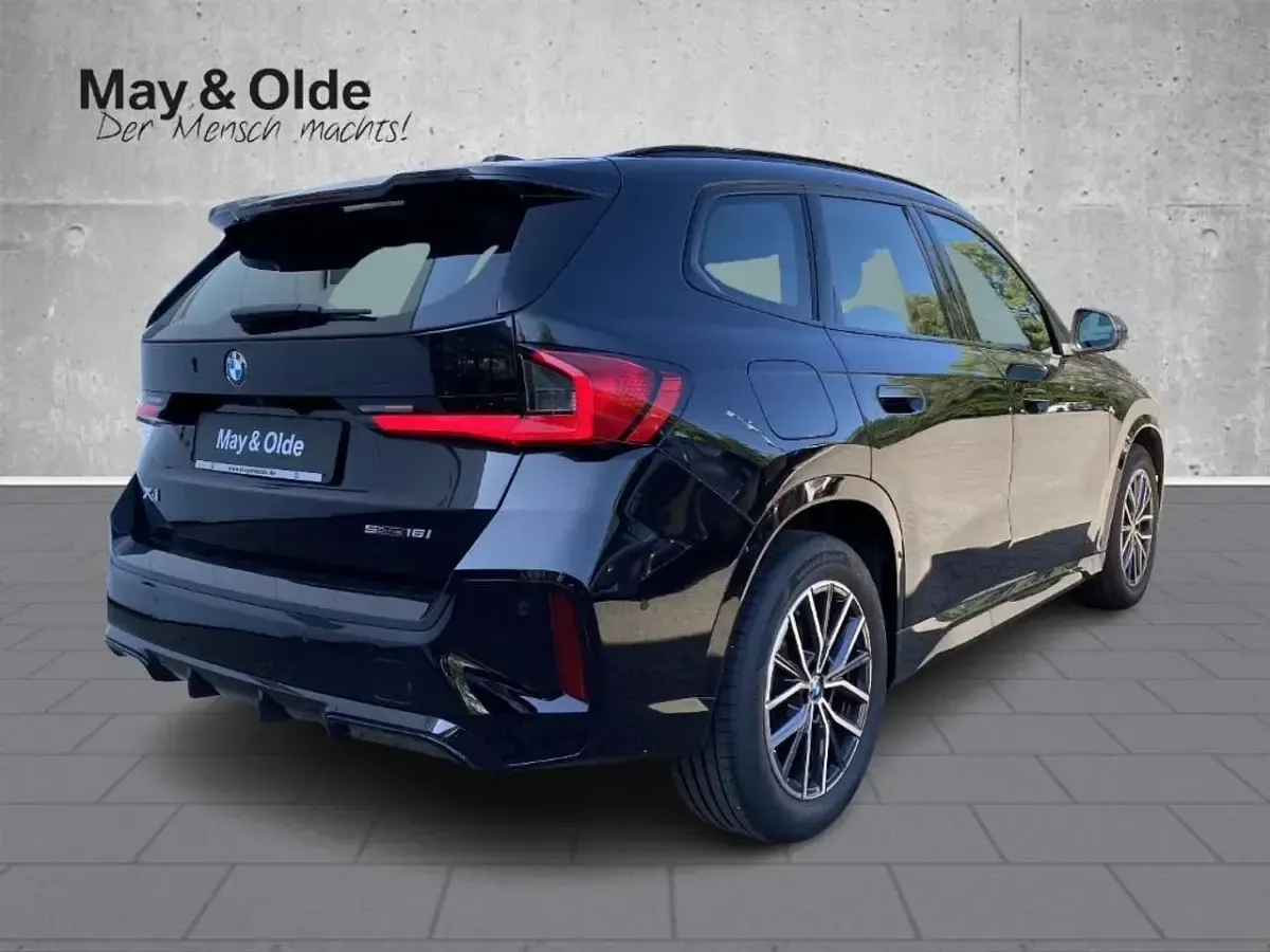 Gebraucht BMW X1 M Sport 136 PS (100 kW) 2025 Black sapphire metallic SUV