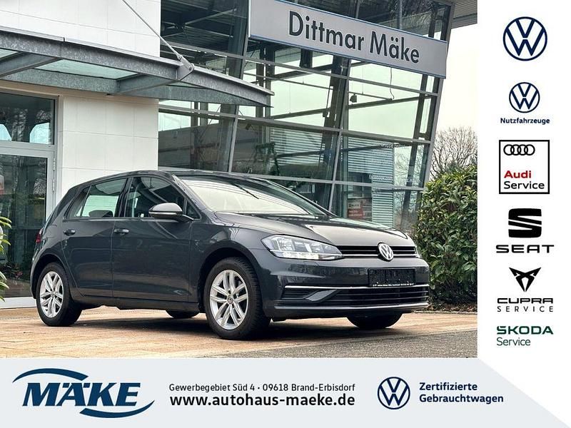 Grau Gebraucht 2019 VW Golf VII Comfortline Limousine | 23.350 € (Etwas zu teuer) - Bild 1/4