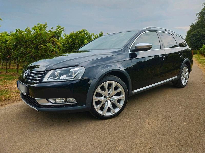 Schwarz Gebraucht 2013 VW Passat Alltrack Kombi | 12.500 € (Fairer Preis) - Bild 1/4