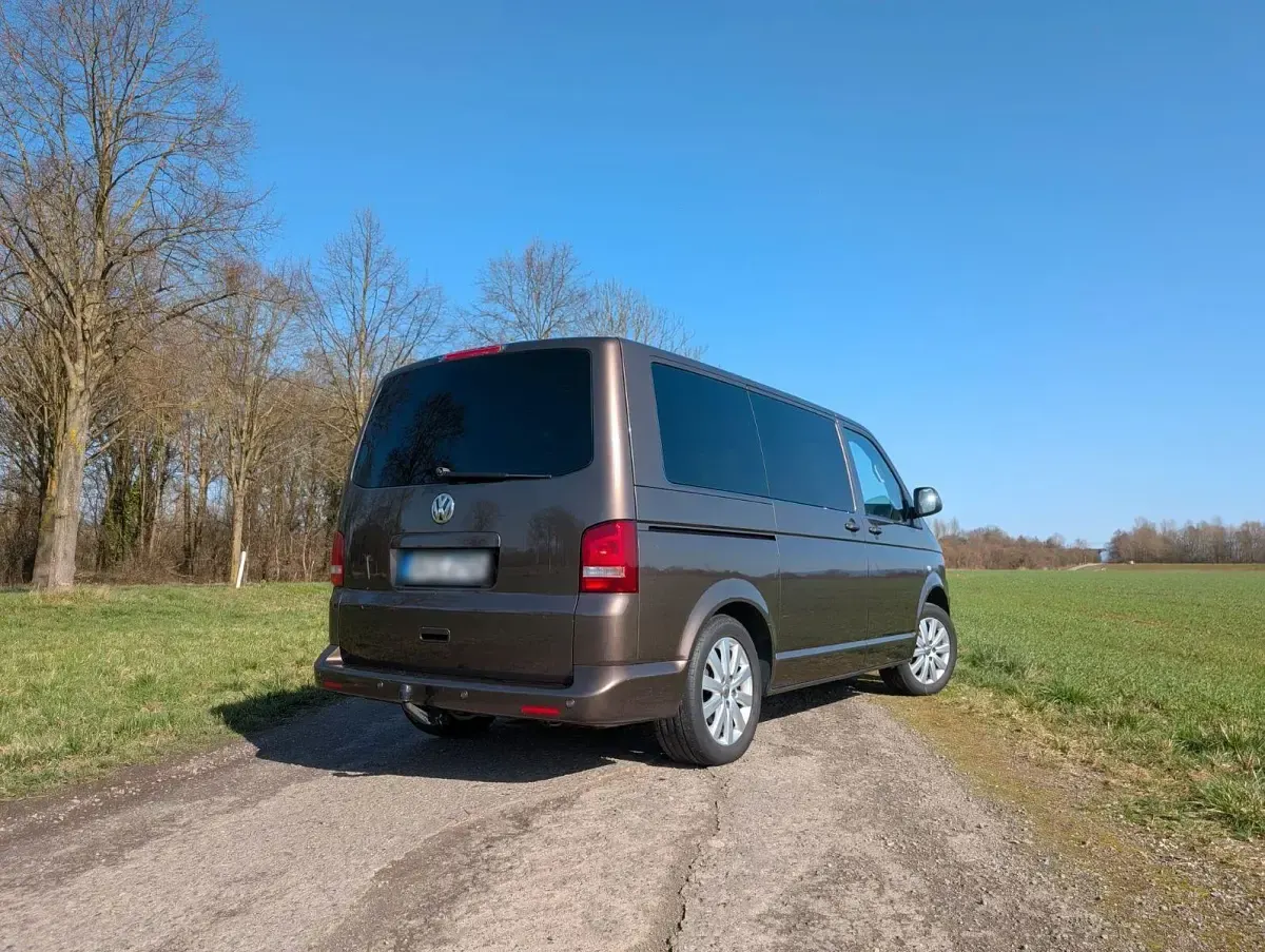 Gebraucht VW Multivan Edition 243 PS (178 kW) 2010 Braun Van / Kleinbus