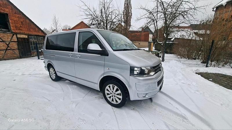 Gebraucht VW Caravelle 180 PS (132 kW) 2013 Silber Van / Kleinbus