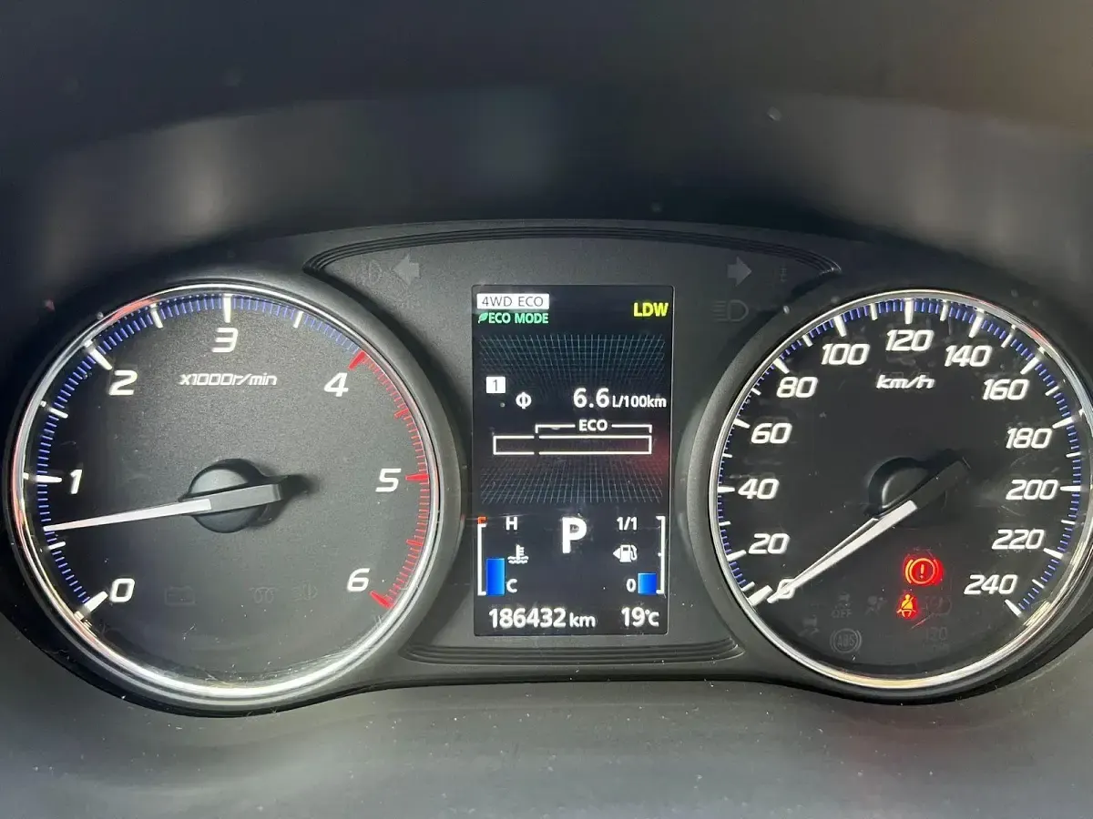 Gebraucht Mitsubishi Outlander 150 PS (110 kW) 2016 Blau SUV