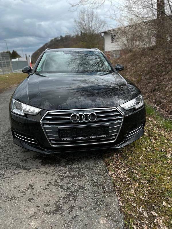 Gebraucht Audi A4 150 PS (110 kW) 2018 Schwarz Kombi