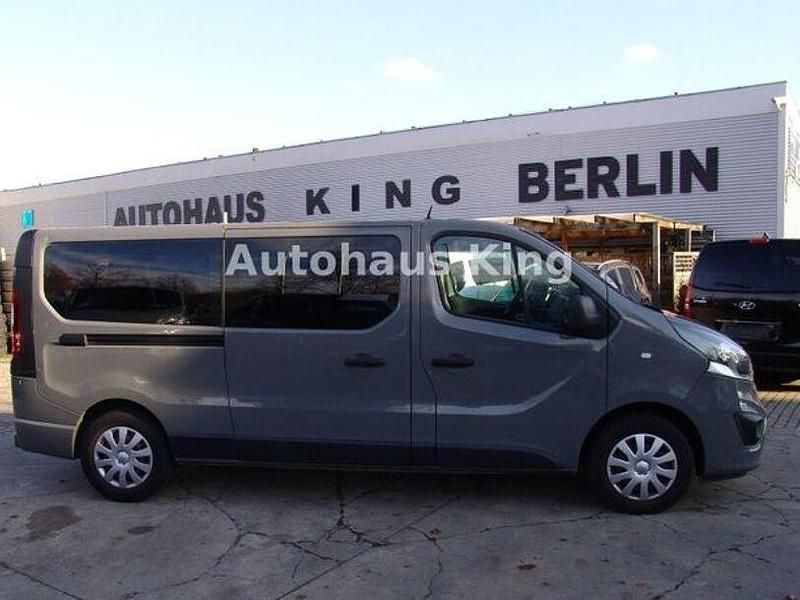 Gebraucht Opel Vivaro 125 PS (91 kW) 2017 Son of a gun grey 4 Van / Kleinbus