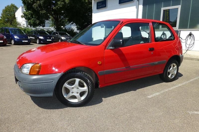 Rot Gebraucht 1997 Toyota Starlet Kleinwagen | 3.690 € - Bild 1/4