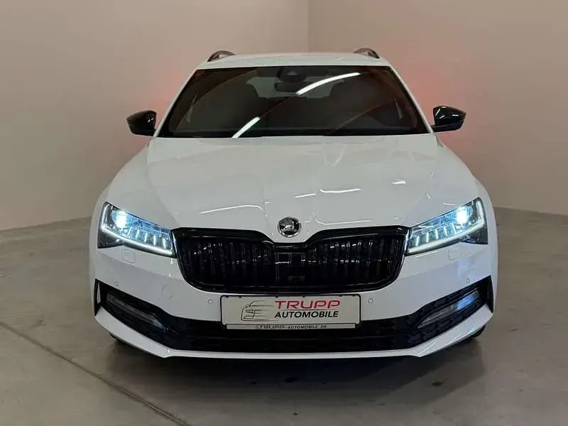 Gebraucht Skoda Superb SportLine 150 PS (110 kW) 2022 Weiß Limousine