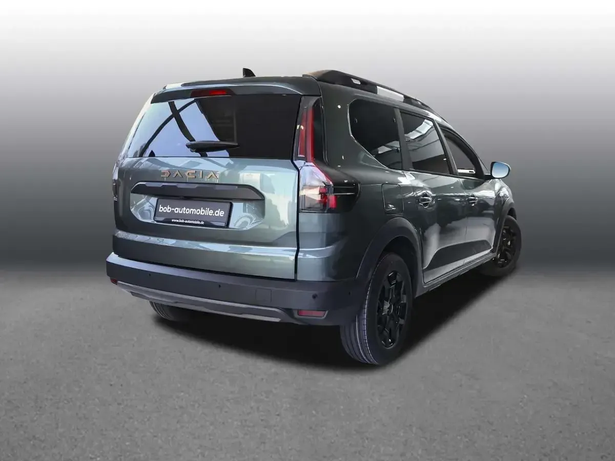 Neu Dacia Jogger Extreme 110 PS (80 kW) 2026 Zedergrün Van / Kleinbus