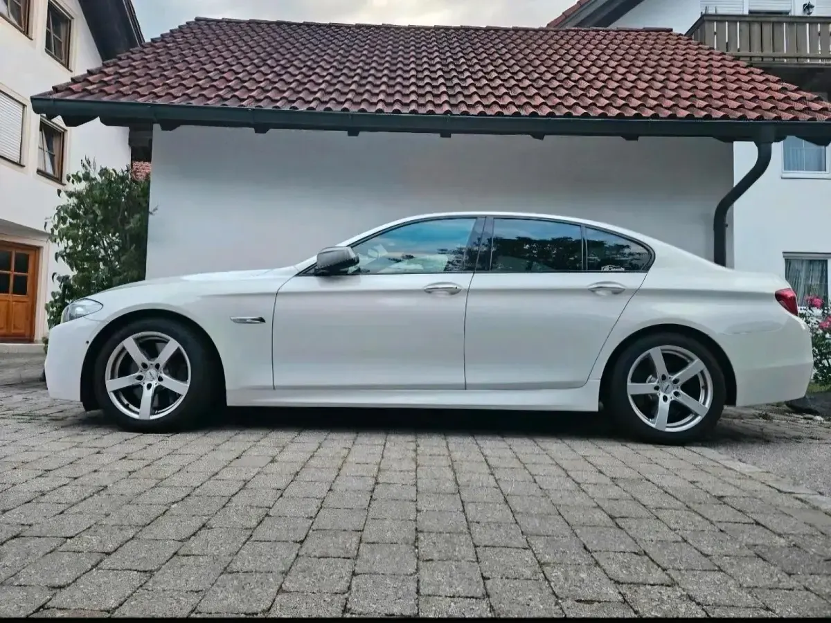 Używany BMW M550 381 KM (280 kW) 2012 Biały Sedan/Limuzyna