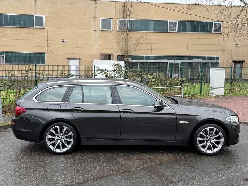 Gebraucht BMW 530 Comfort Edition 258 PS (189 kW) 2014 Braun Limousine