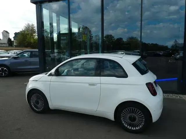 Gebraucht Fiat 500e Basis 86 kW (118 PS) 2023 Weiß Kleinwagen