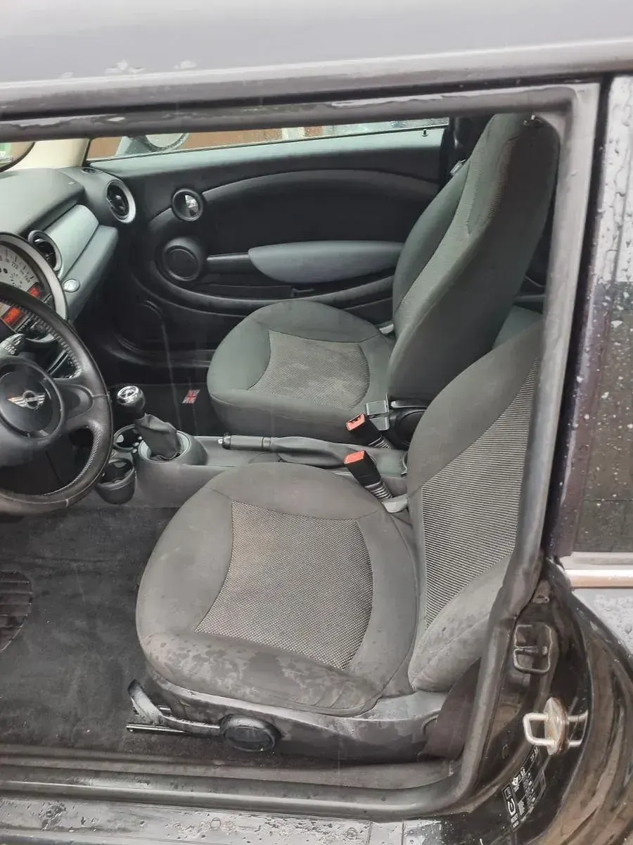 Gebraucht Mini ONE 98 PS (72 kW) 2010 Schwarz Kleinwagen
