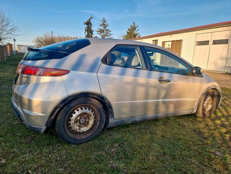 Gebraucht Honda Civic 140 PS (102 kW) 2007 Gold Limousine