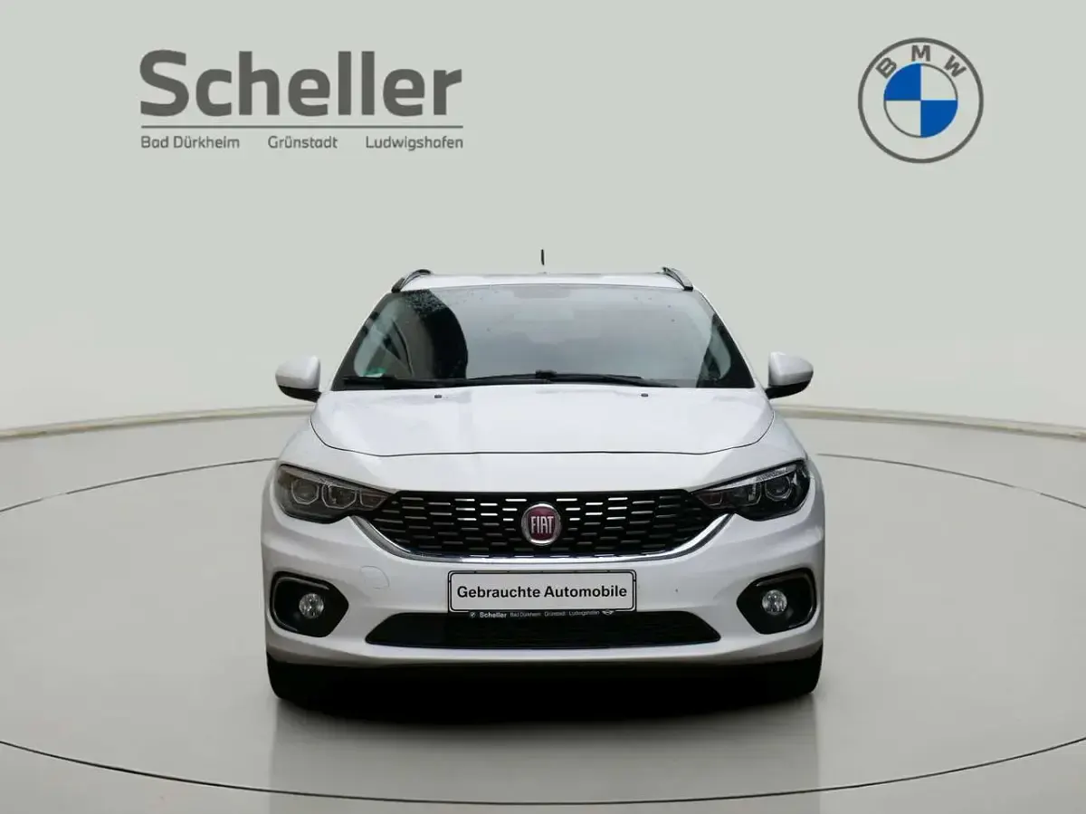 Gebraucht Fiat Tipo Lounge 120 PS (88 kW) 2018 Weiß Limousine