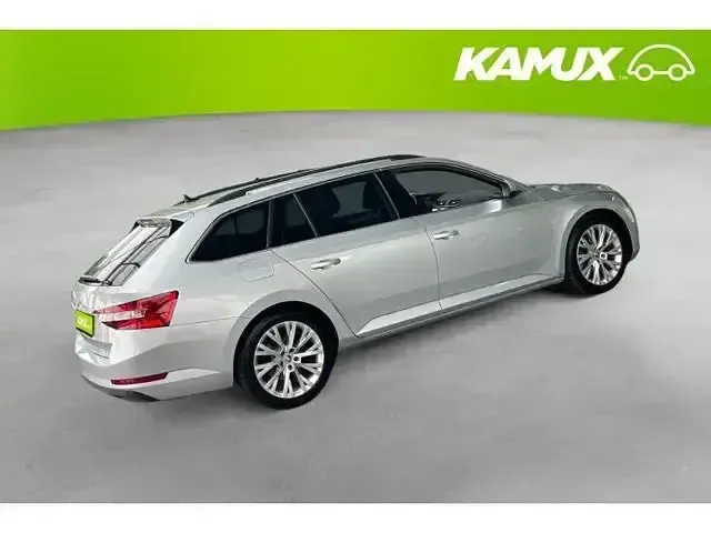 Gebraucht Skoda Superb Ambition 200 PS (147 kW) 2022 Brilliantsilber metallic Kombi
