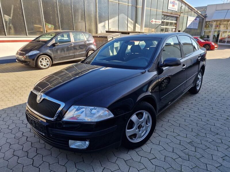 Schwarz Gebraucht 2004 Skoda Octavia Elegance Limousine | 1.500 € (Fairer Preis) - Bild 1/4