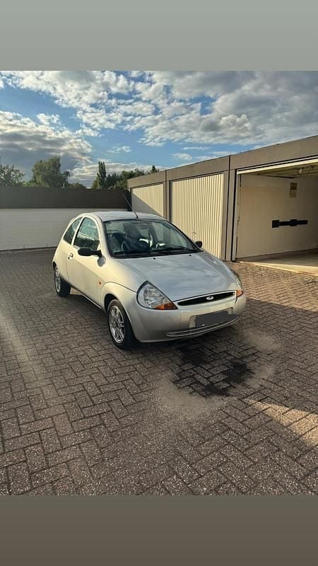 Silber Gebraucht 2003 Ford Ka Kleinwagen | 750 € - Bild 1/4