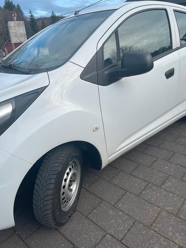 Gebraucht Chevrolet Spark 69 PS (50 kW) 2014 Weiß Kleinwagen