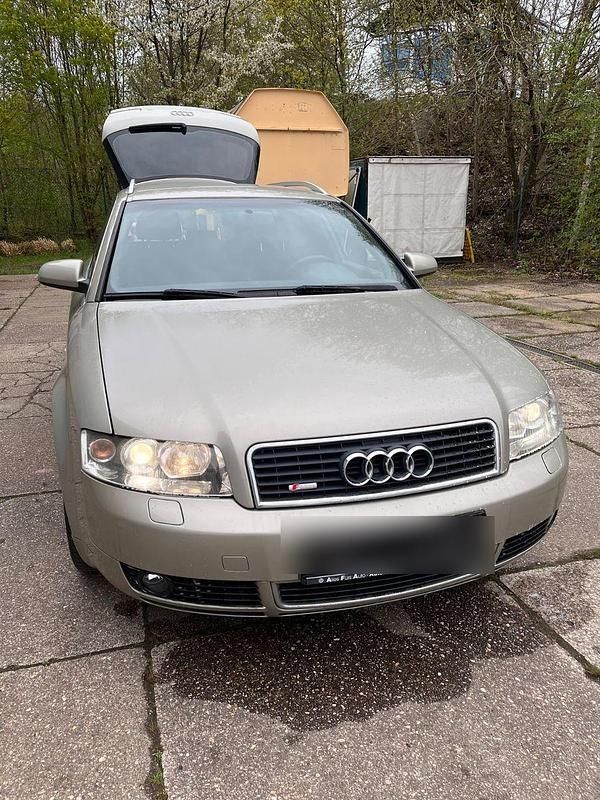 Gold Gebraucht 2002 Audi A4 S-Line Kombi | 2.650 € (Etwas zu teuer) - Bild 1/4
