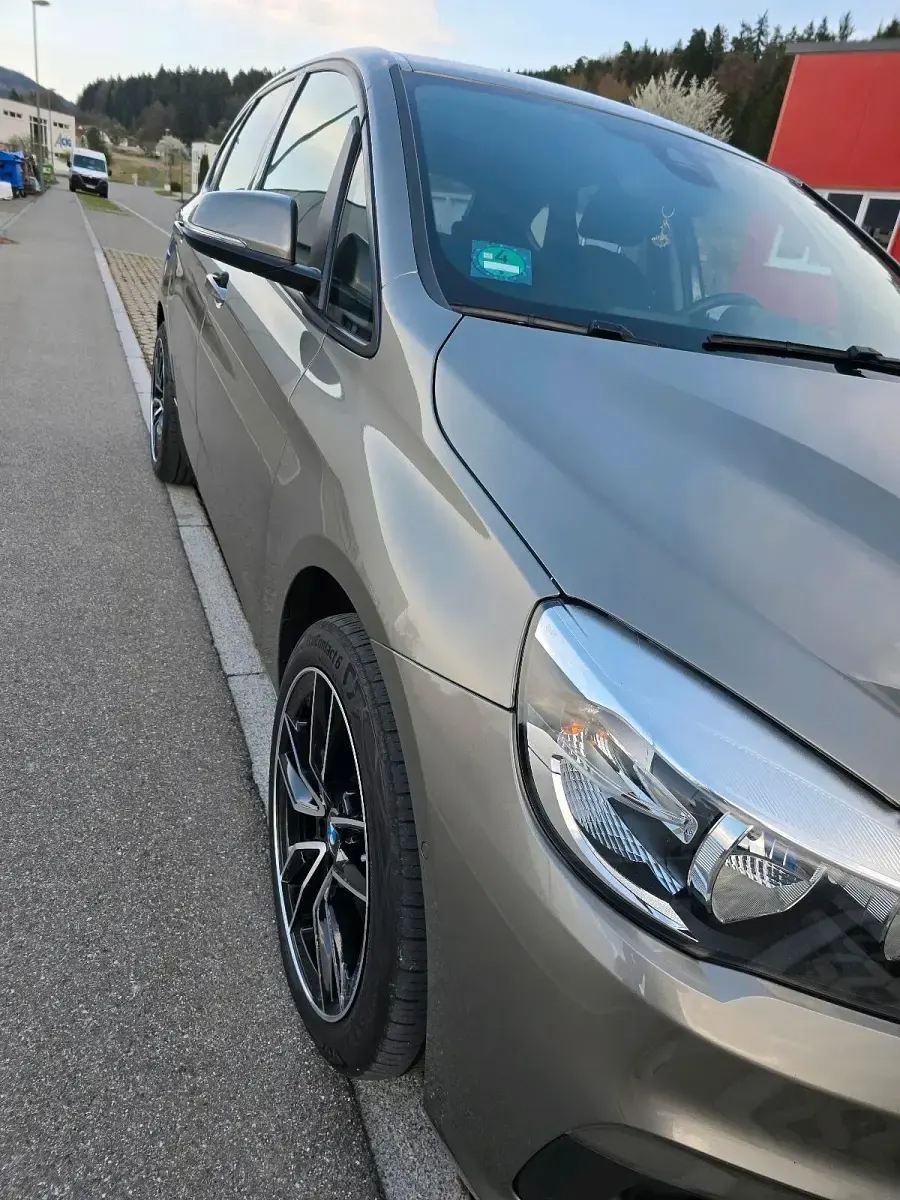 Gebraucht BMW 220 Active Tourer 192 PS (141 kW) 2017 Grau Van / Kleinbus