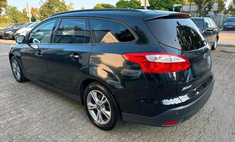 Gebraucht Ford Focus 100 PS (73 kW) 2013 Schwarz Kombi