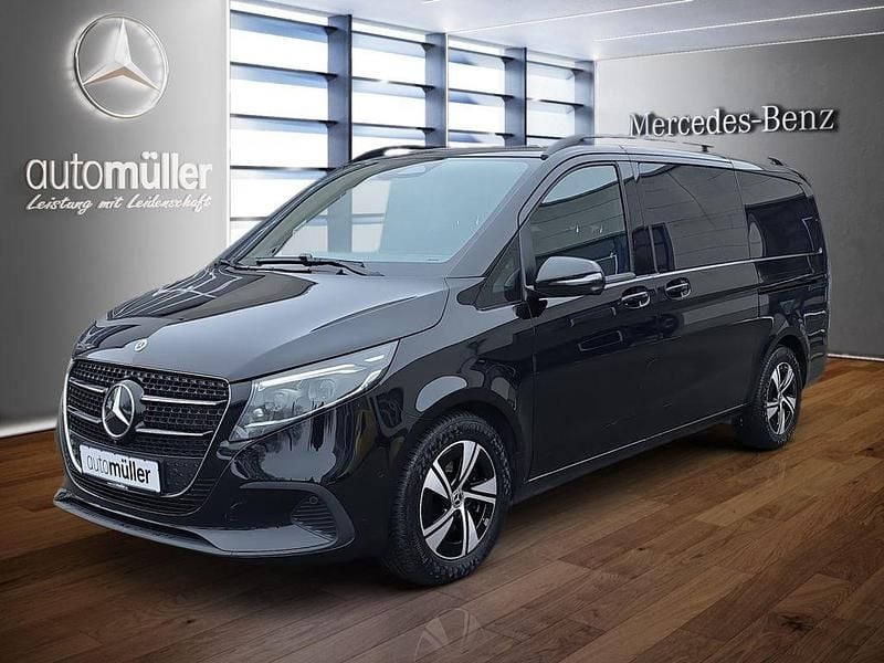 Schwarz Gebraucht 2025 Mercedes V300 Van / Kleinbus | 71.983 € (Guter Preis) - Bild 1/4