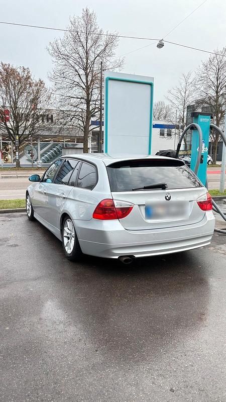 Silber Gebraucht 2007 BMW 320 Kombi | 1.700 € (Superpreis) - Bild 1/4
