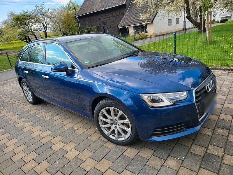 Gebraucht Audi A4 Ambiente 150 PS (110 kW) 2016 Blau Kombi