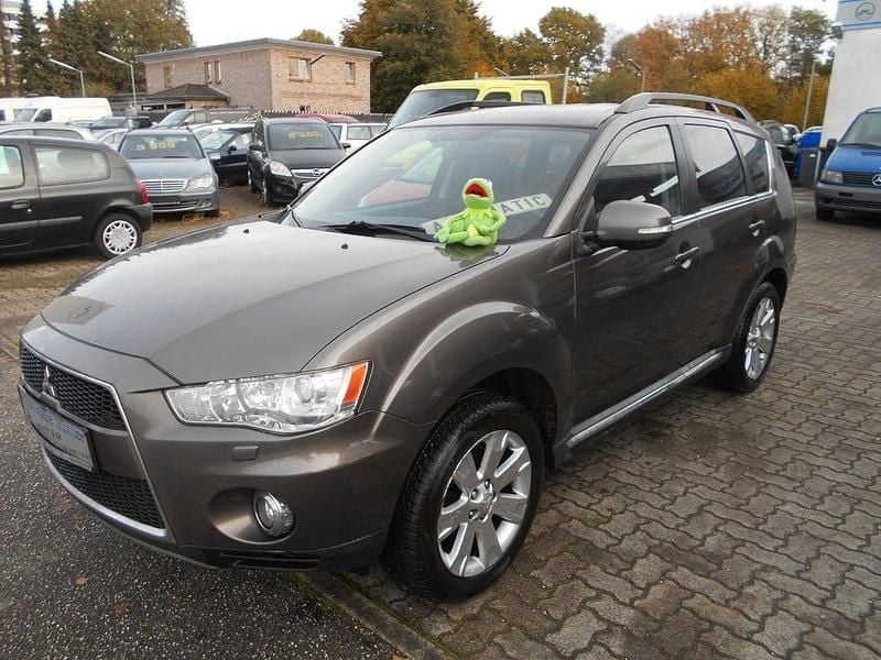 Gebraucht Mitsubishi Outlander Motion 156 PS (114 kW) 2012 Braun SUV