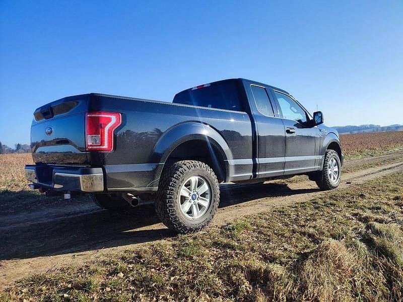 Gebraucht Ford V8 XLT 390 PS (286 kW) 2016 Schwarz SUV