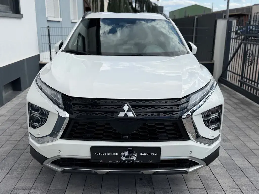 Gebraucht Mitsubishi Eclipse Cross Plus 188 PS (138 kW) 2022 Weiß SUV