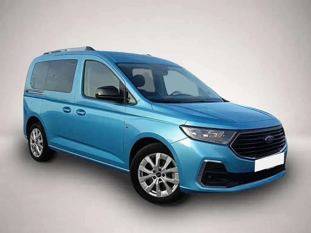 Gebraucht Ford Tourneo Connect Titanium 122 PS (89 kW) 2024 Manufacturer Van / Kleinbus