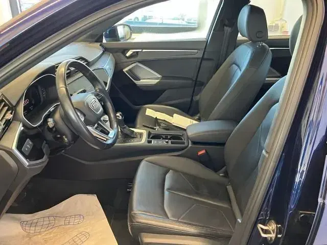 Gebraucht Audi Q3 Ambiente 150 PS (110 kW) 2022 Navarrablau metallic SUV