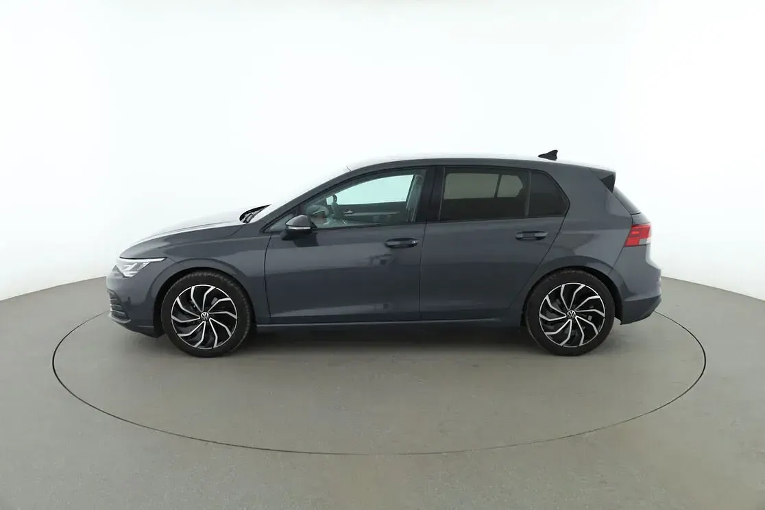 Gebraucht VW Golf VIII Life 150 PS (110 kW) 2020 Grau Limousine