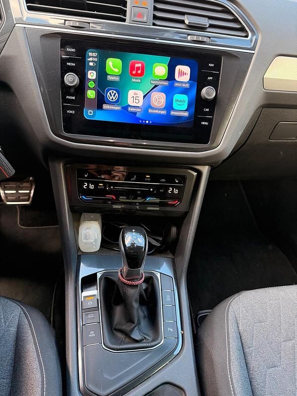 Gebraucht VW Tiguan Move 150 PS (110 kW) 2023 Grau SUV