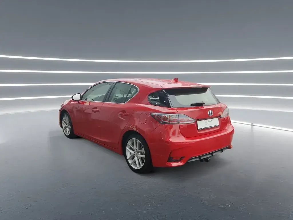Gebraucht Lexus CT200h Luxury Line 136 PS (100 kW) 2016 Rot Limousine