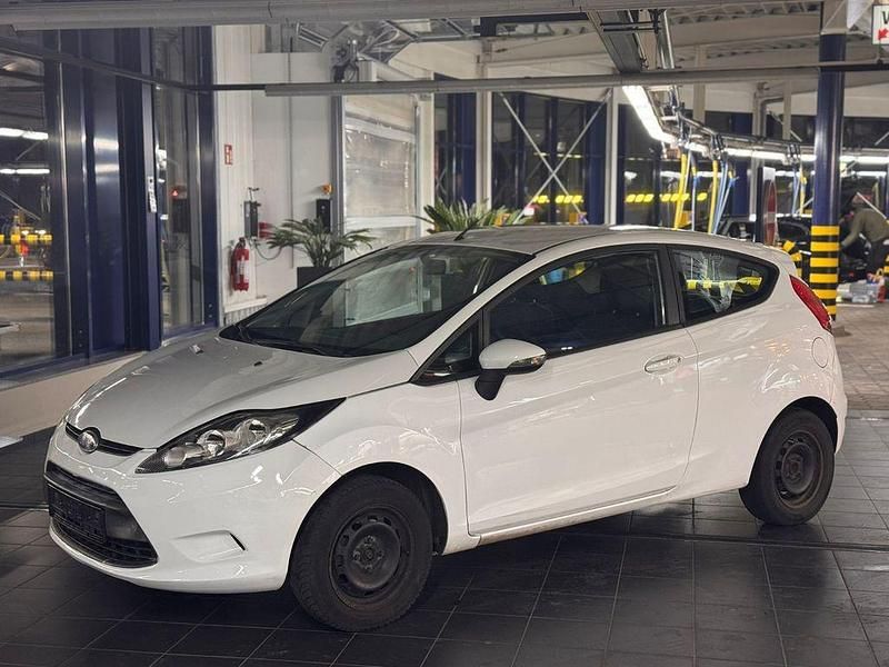 Gebraucht Ford Fiesta Trend 97 PS (71 kW) 2009 Weiß Kleinwagen