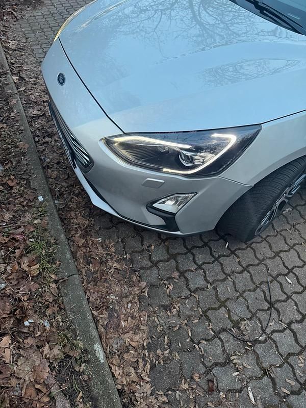 Gebraucht Ford Focus 150 PS (110 kW) 2019 Silber Kombi