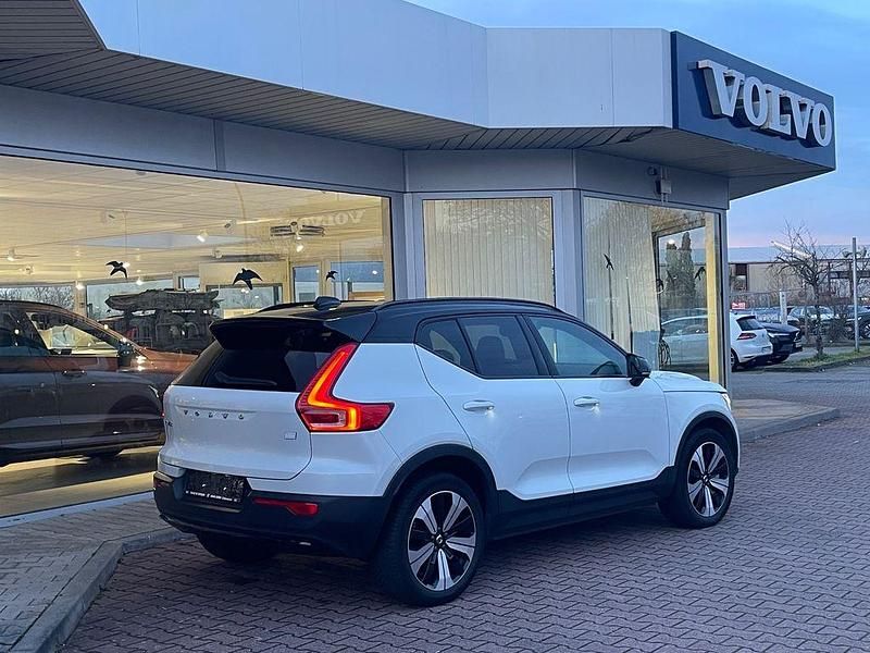 Gebraucht Volvo XC40 Plus 169 kW (231 PS) 2022 Crystal white SUV
