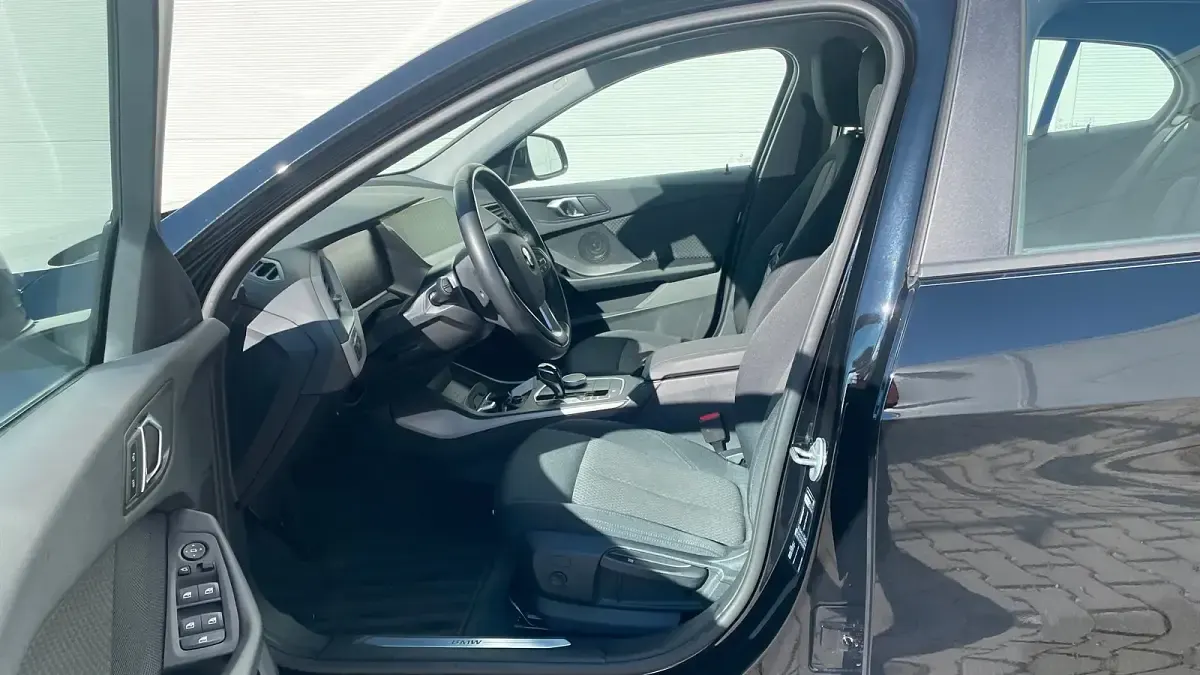 Gebraucht BMW 118 Advantage 150 PS (110 kW) 2023 Schwarz uni Kleinwagen