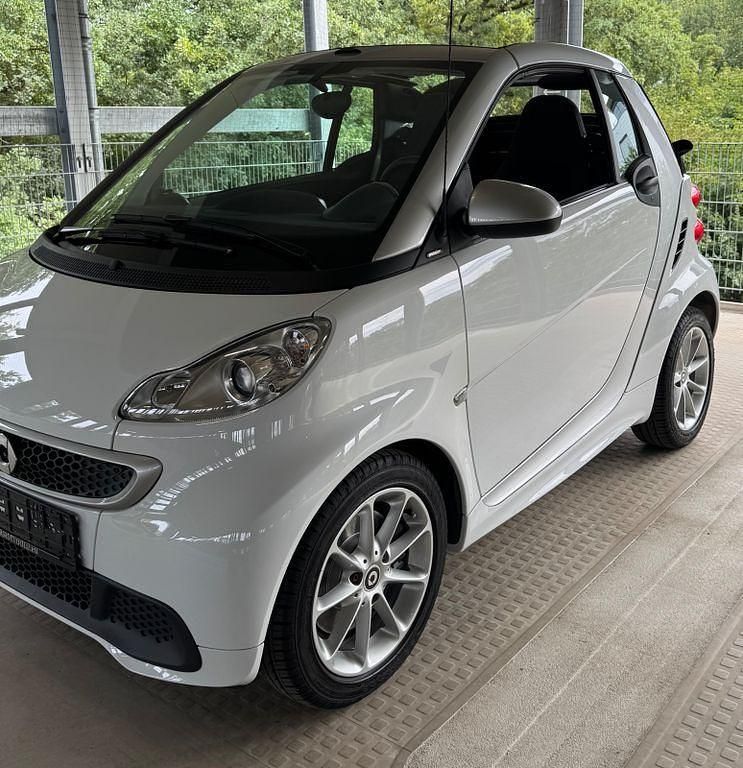 Weiß Gebraucht 2013 Smart ForTwo Cabrio Passion Cabrio | 7.500 € (Fairer Preis) - Bild 1/4