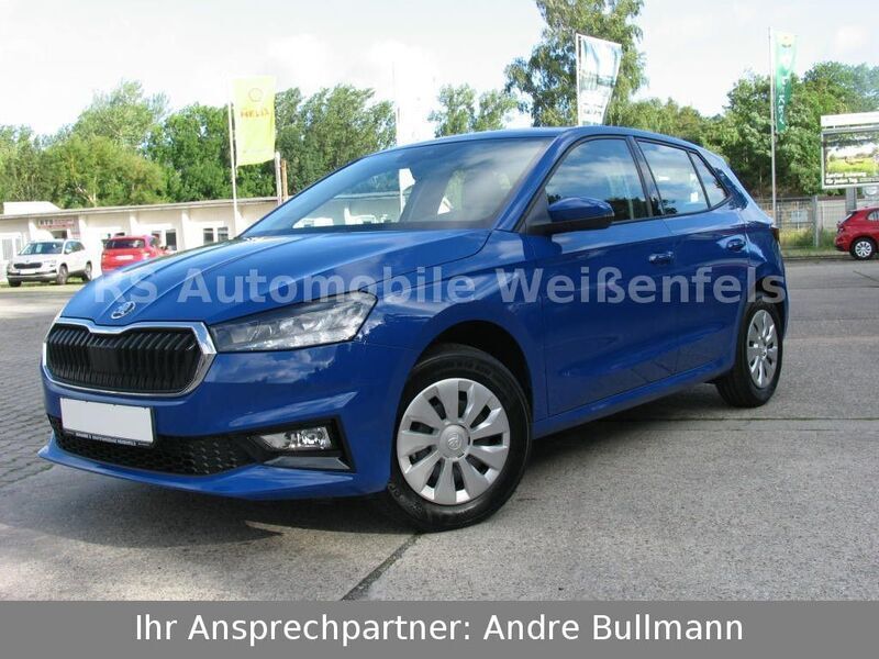 Blau Gebraucht 2023 Skoda Fabia Ambition Limousine | 16.950 € (Fairer Preis) - Bild 1/4